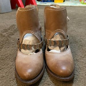 Freebird blade boots